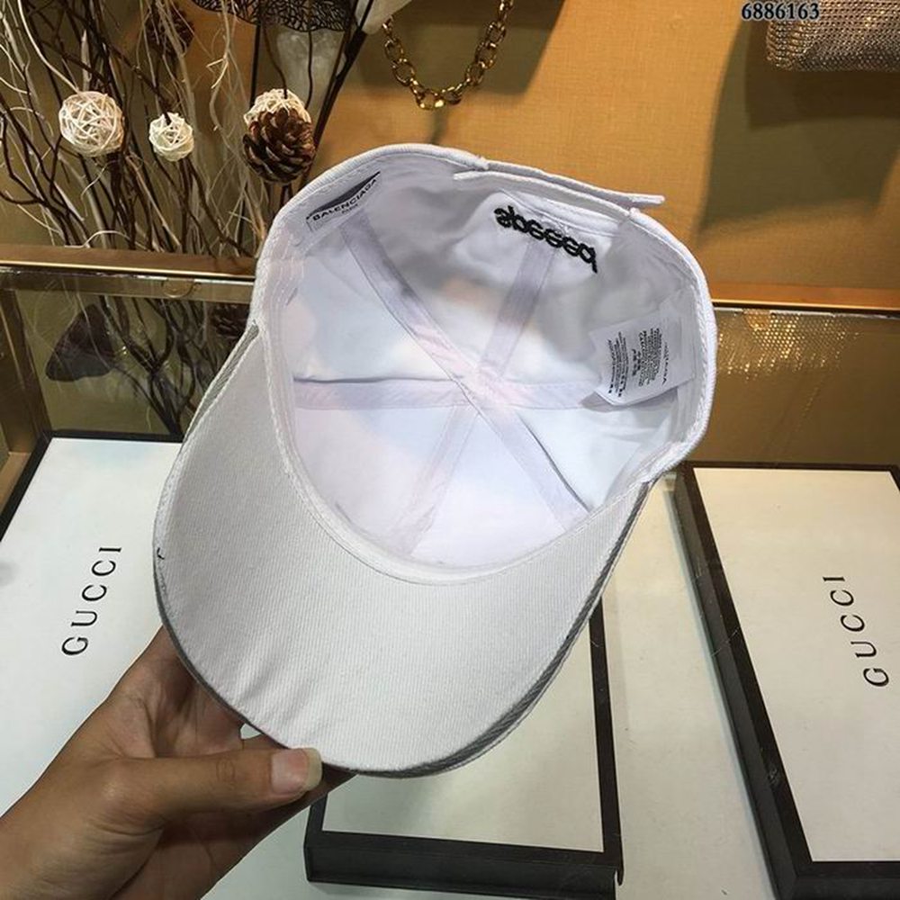 Ba*len*cia*ga hat